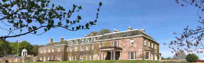 Mansion_house_at_the_Burn_2